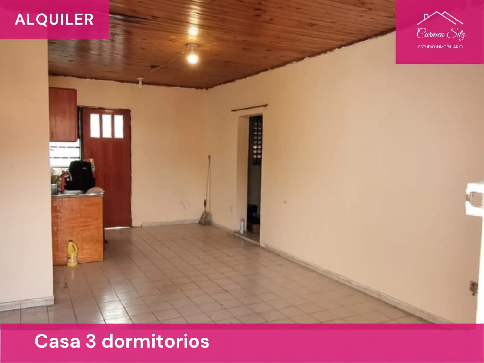 Cocina comedor con techo de madera