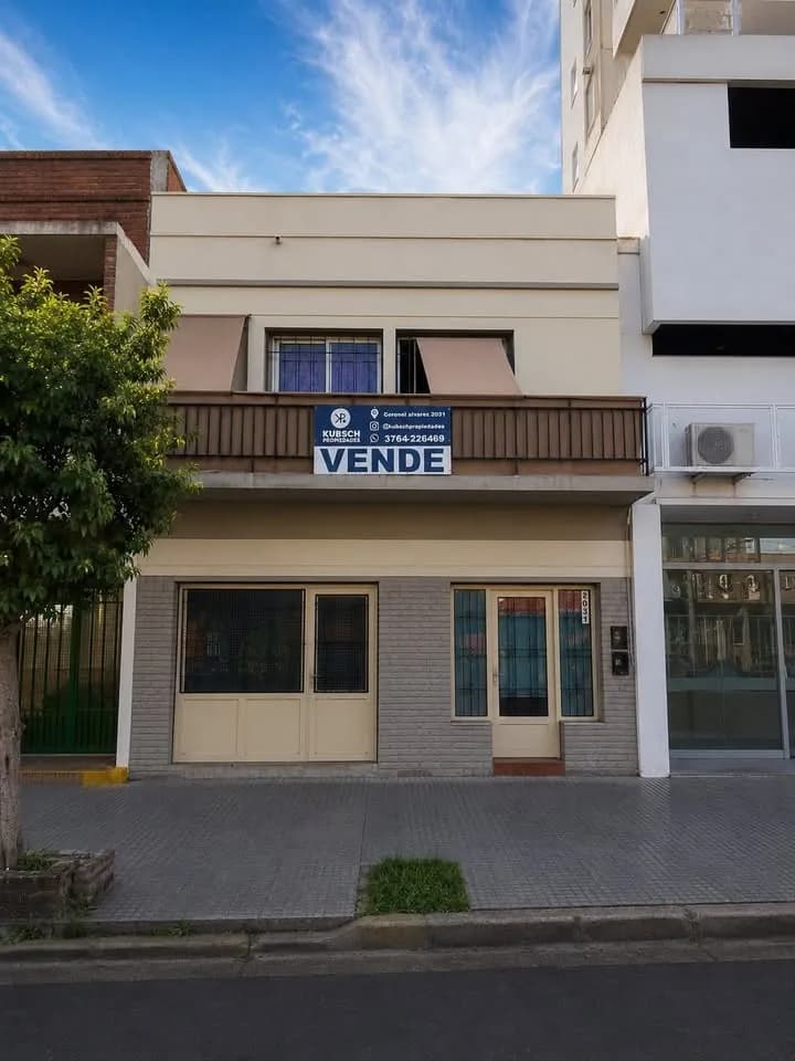 Casa de dos plantas en venta