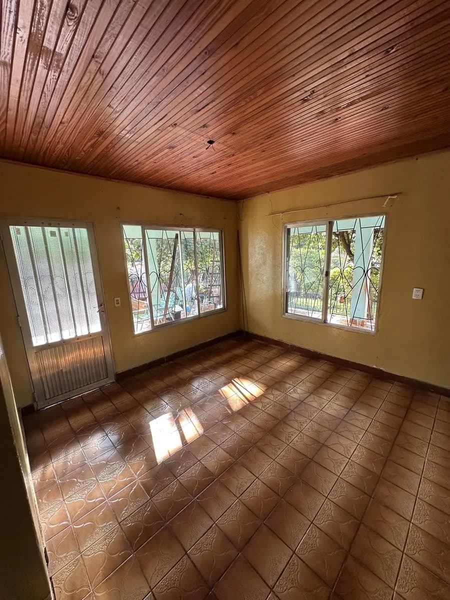 En Venta Casa de 2 Dormitorios Centrica en Barrio Centro, San Vicente, Misiones