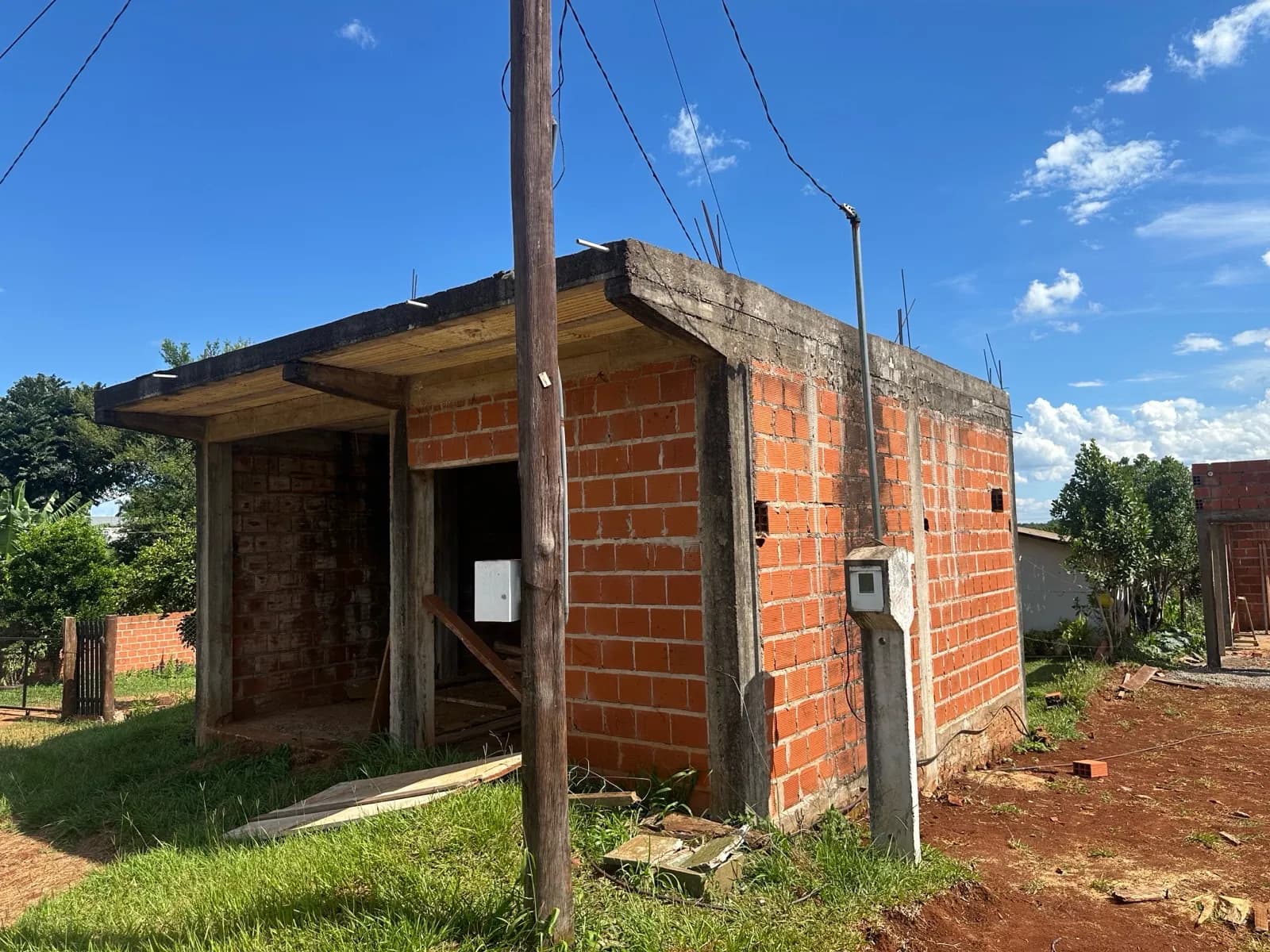 En Venta Casa y losa en construcción, San Vicente, Misiones