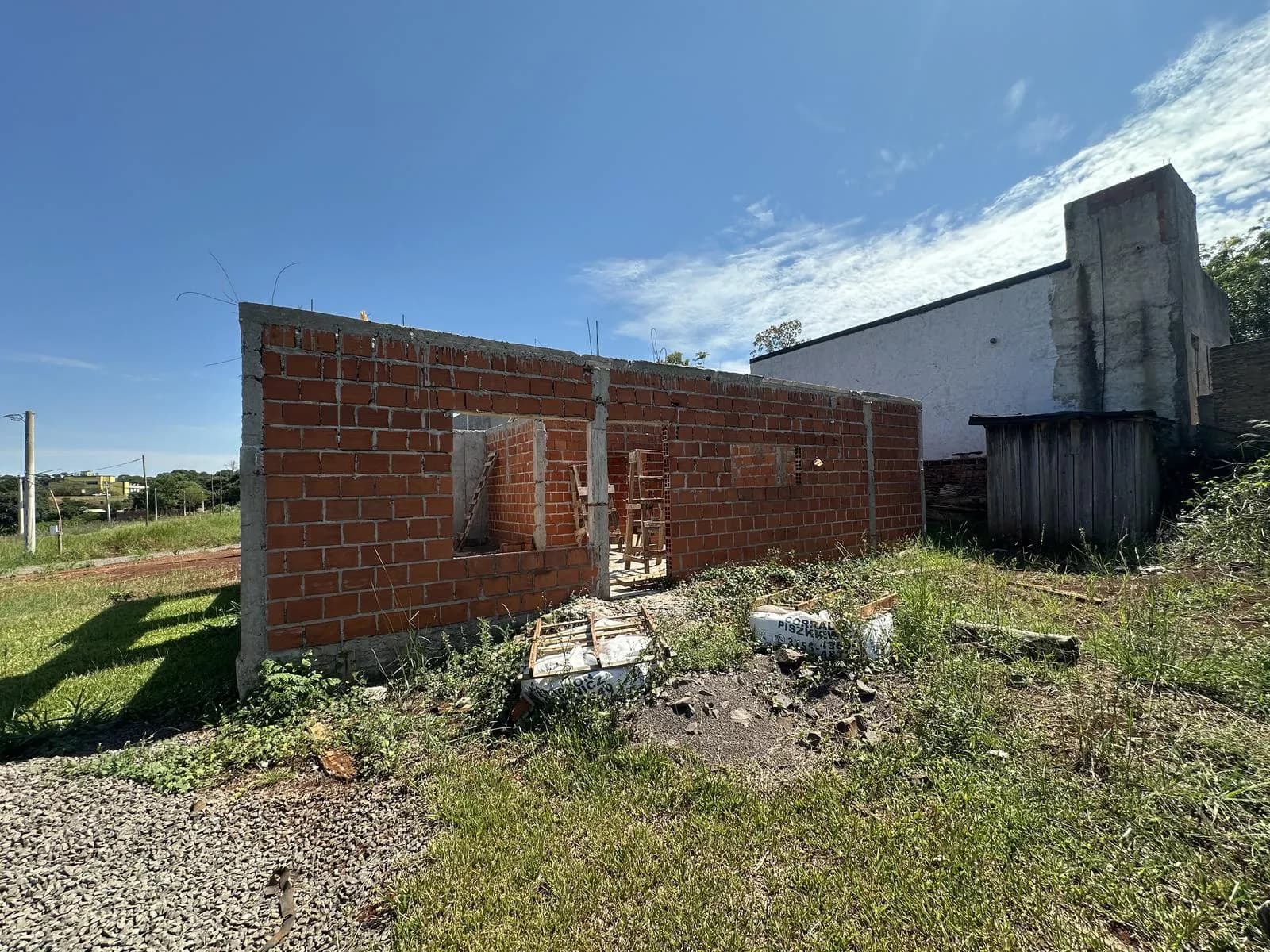 En Venta Casa a terminar de 2 dormitorios en Barrio las Hortensias, San Vicente, Misiones