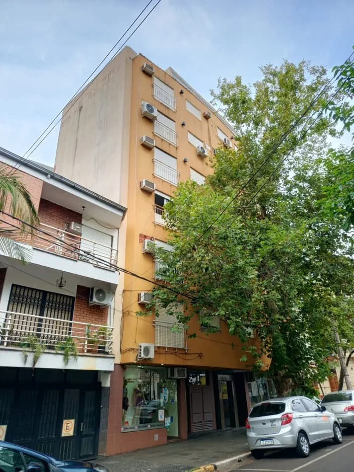 Fachada de edificio de departamentos
