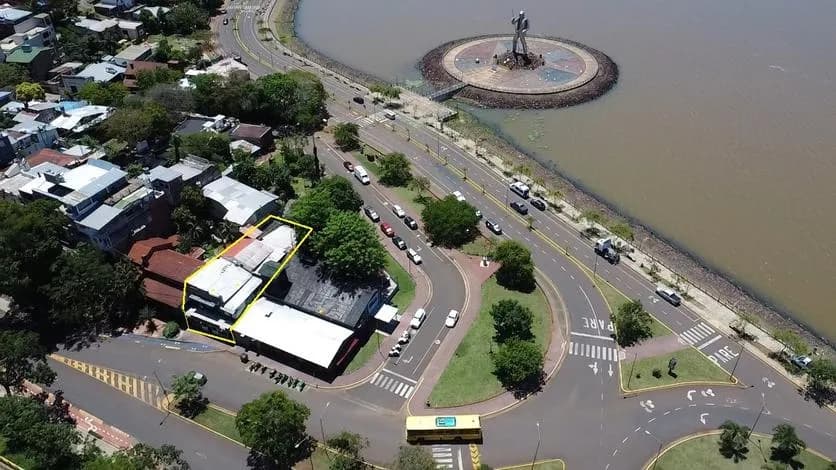 Vista aérea de propiedad en costanera