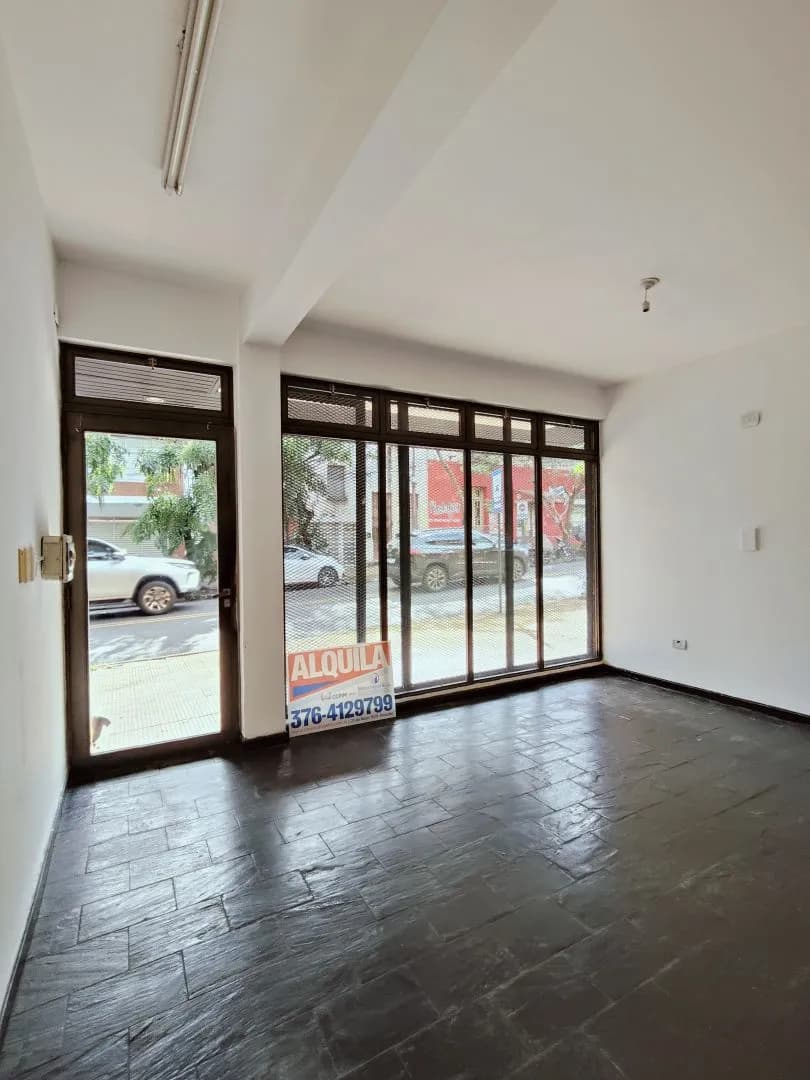En alquiler céntrico local apto para oficinas o comercio