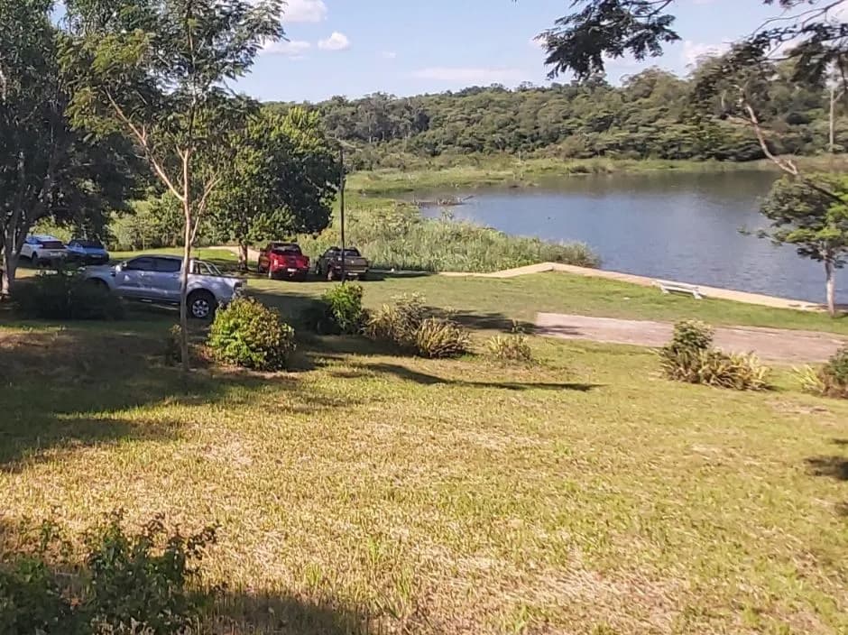 LOTE EN VENTA CON VISTAS UNICAS SOBRE EL AGUA