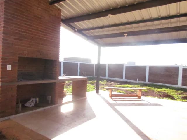 Casa de 3 ambientes en esquina con 2 cocheras a estrenar en Barrio La Viña