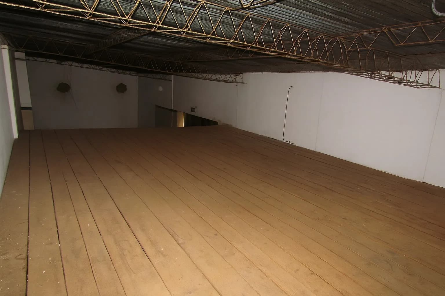 Local Comercial Con Deposito