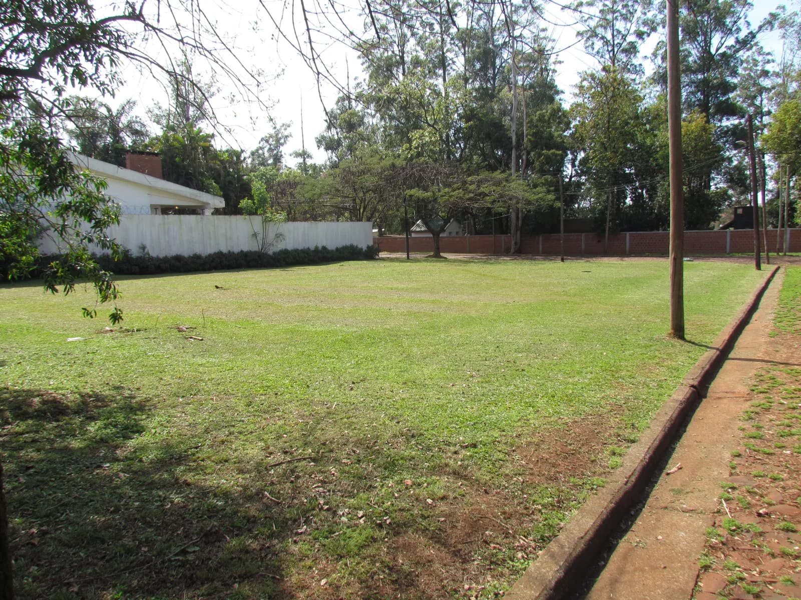 Lote en Esquina. Zona Residencia de Gobernación