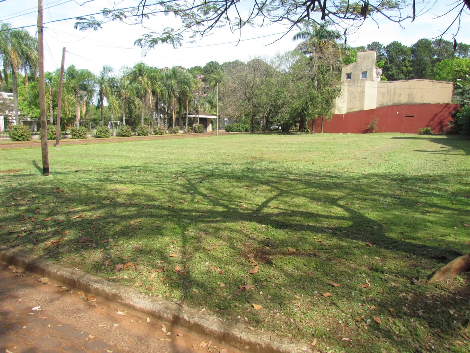 Lote en Esquina. Zona Residencia de Gobernación