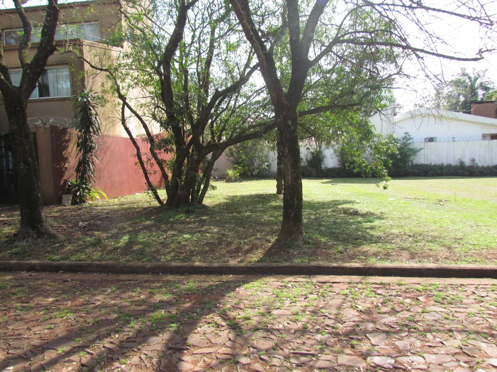 Lote en Esquina. Zona Residencia de Gobernación