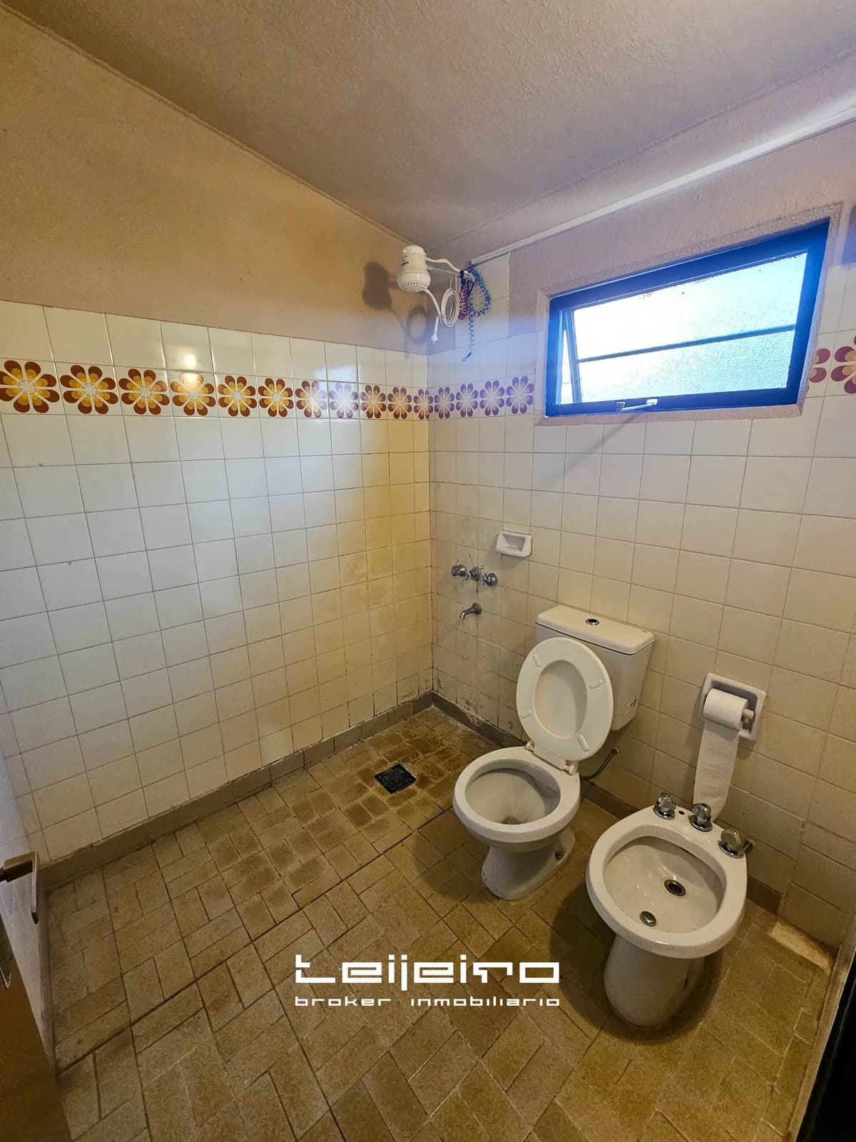 Baño completo de estilo vintage