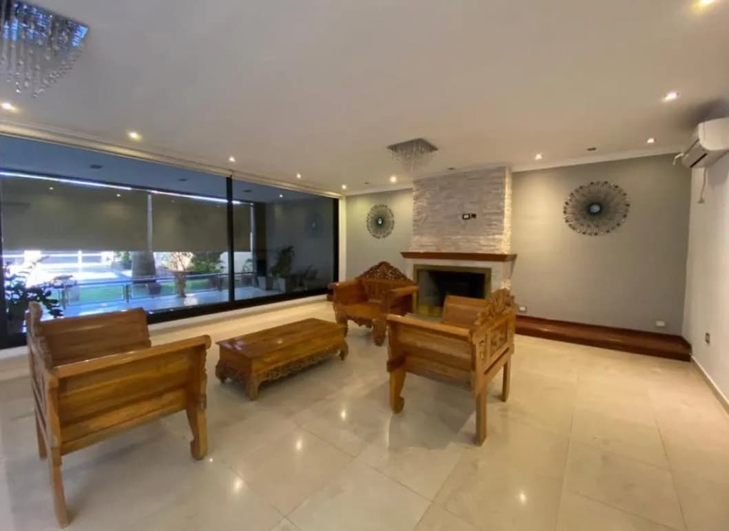 Casa en venta tres dormitorios y pileta Barrio del Lago