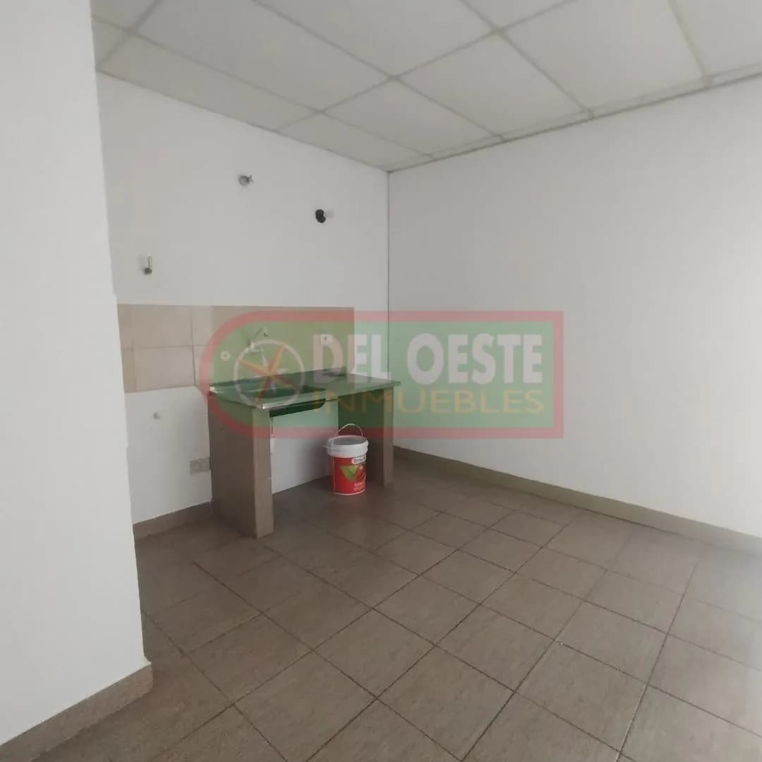Alquiler de Departamento 1 dormitorio S/ Av. Eva Peron casi Centenario
