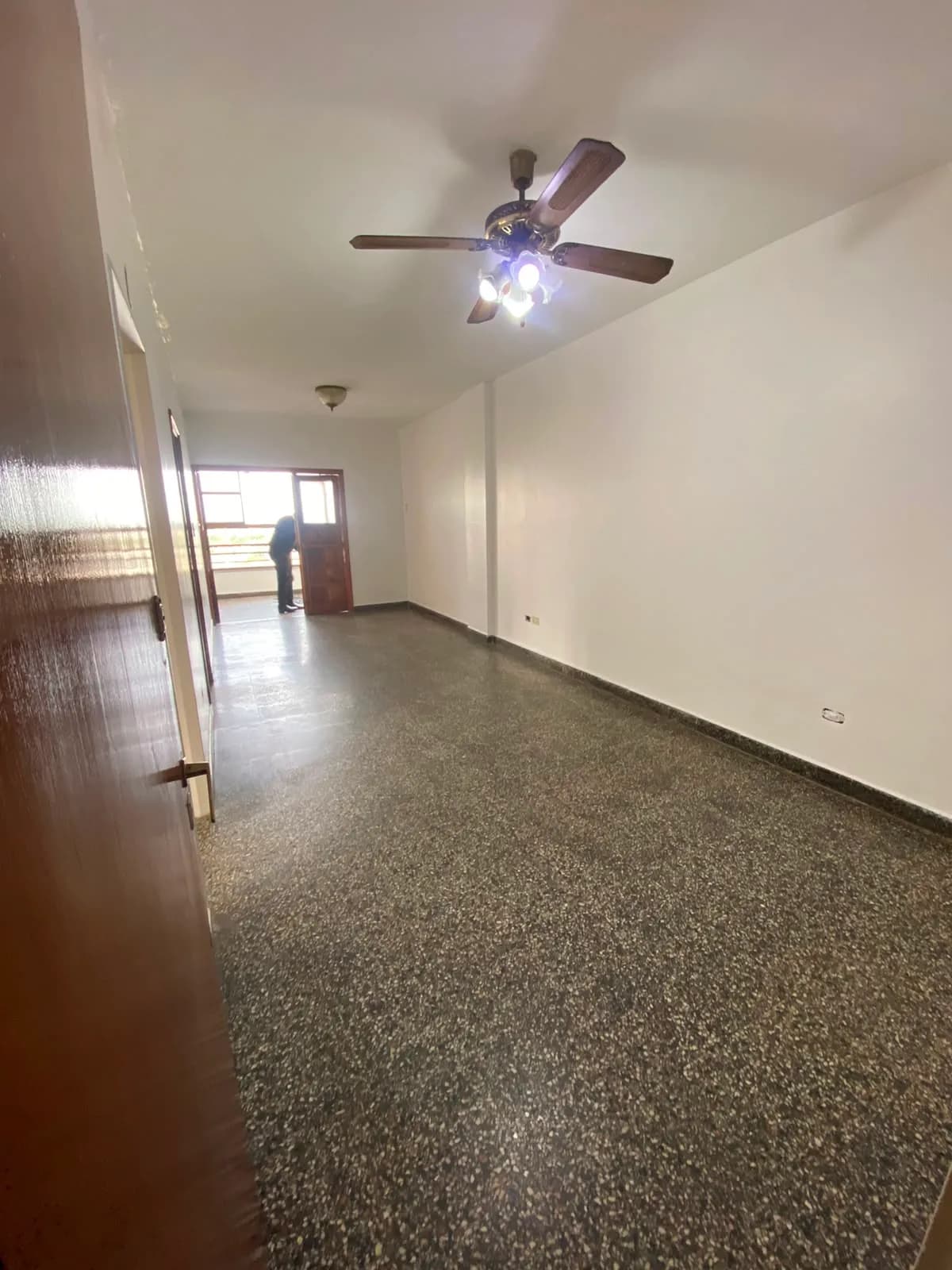 Vende Departamento de 2 Dormitorios sobre Calle Cordoba