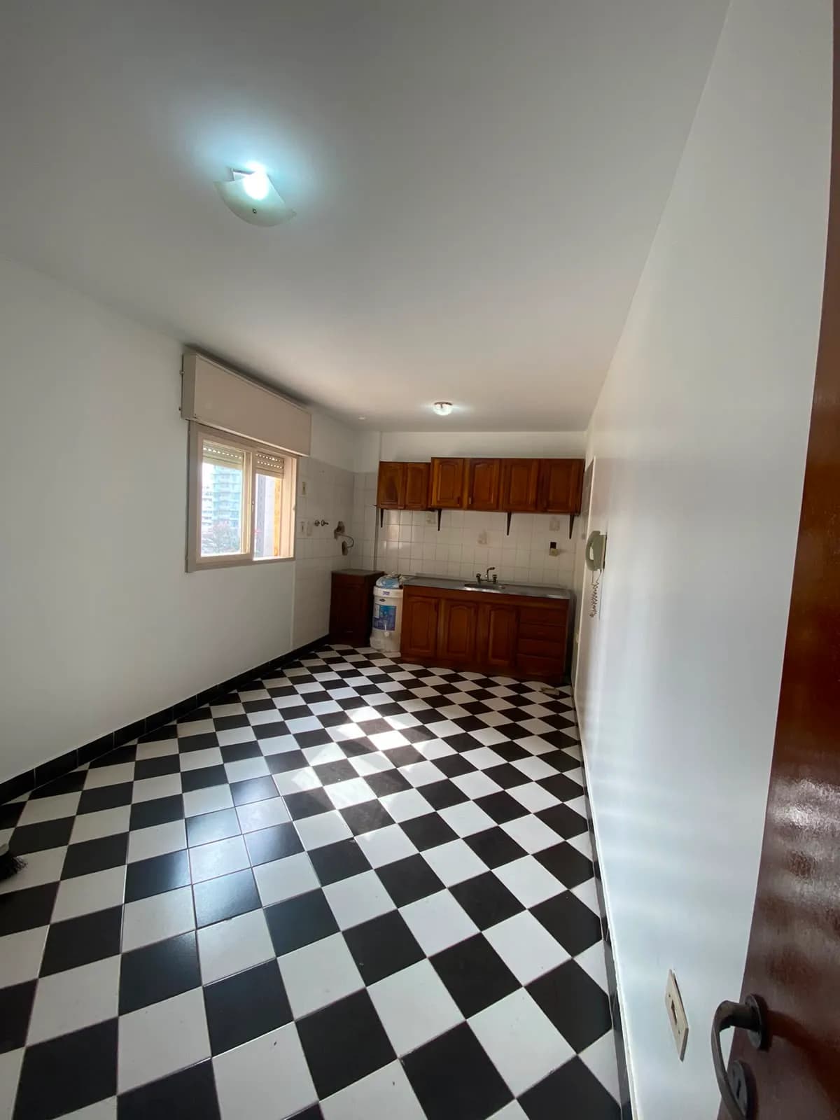 Vende Departamento de 2 Dormitorios sobre Calle Cordoba