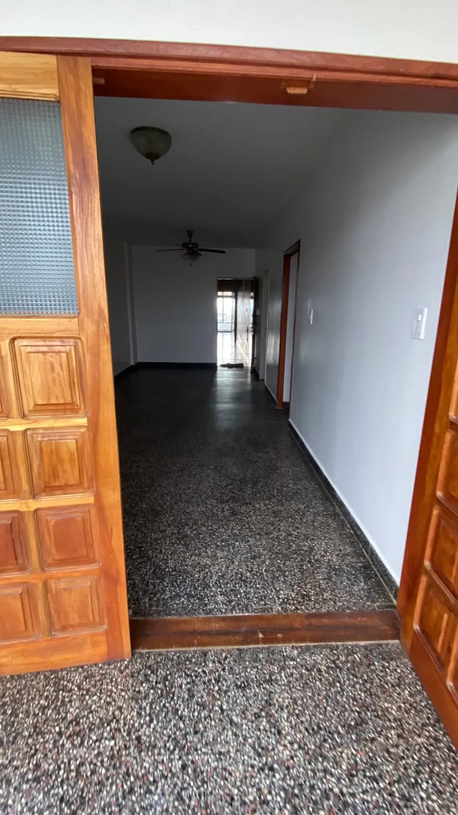 Vende Departamento de 2 Dormitorios sobre Calle Cordoba