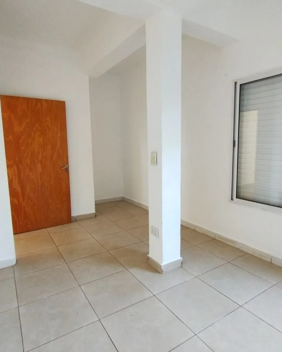 Alquila Departamento sobre Av. Roque Perez casi Av. Roca 1 Dormitorios.