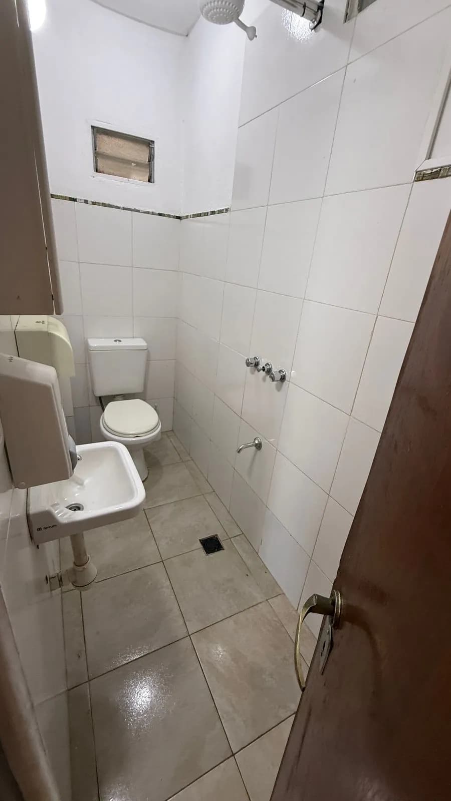 Alquila Local en  Z/ Sta Catalina y Centenario con 30m2 Aprox