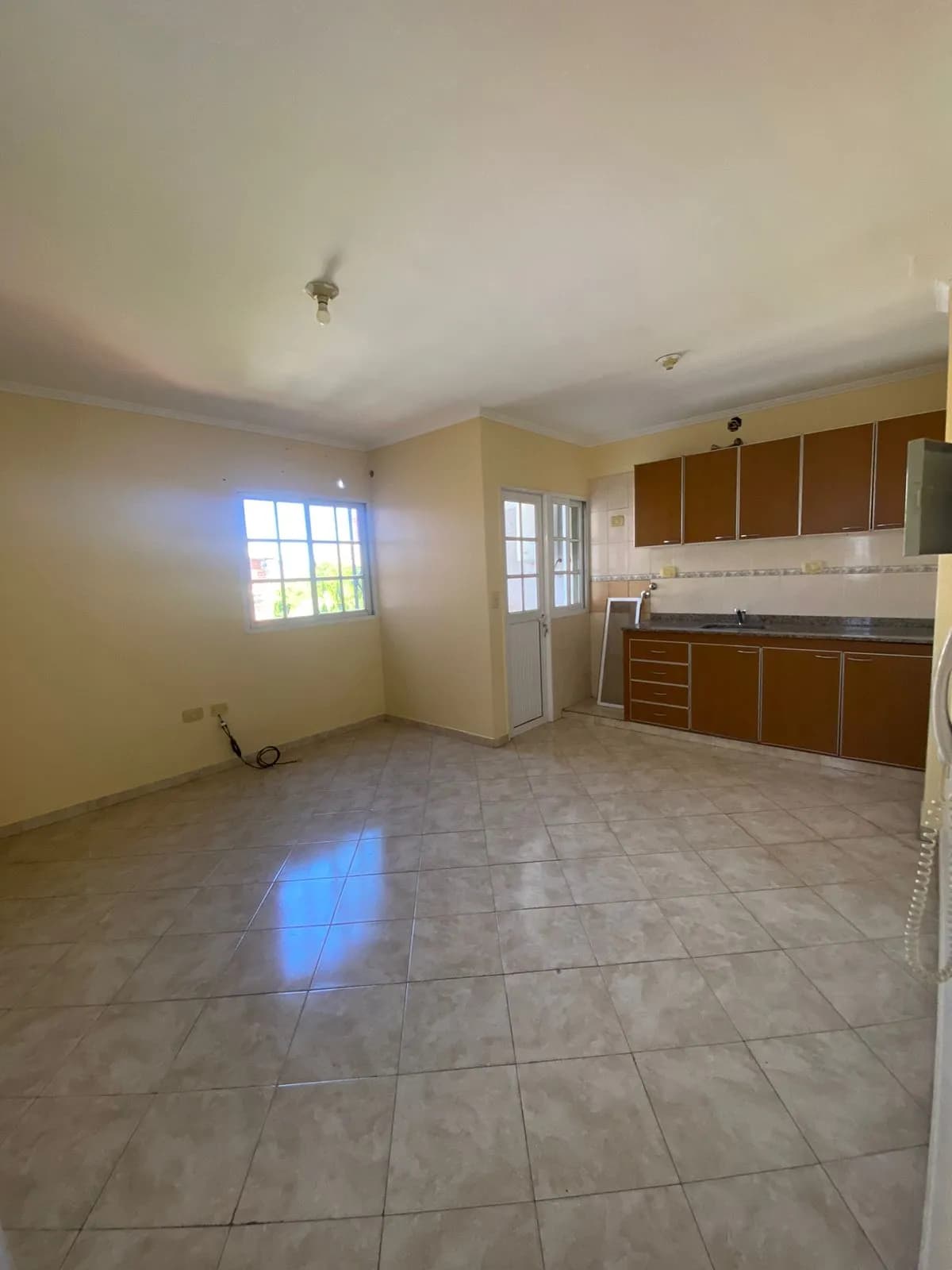 Alquila Departamento  en Villa Sarita de 2 formitorios.