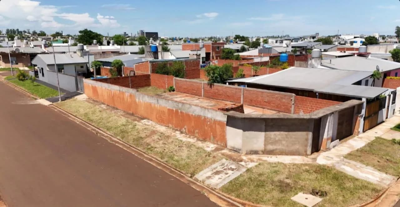 Vende Lote en  Bº Itaembe Guazu