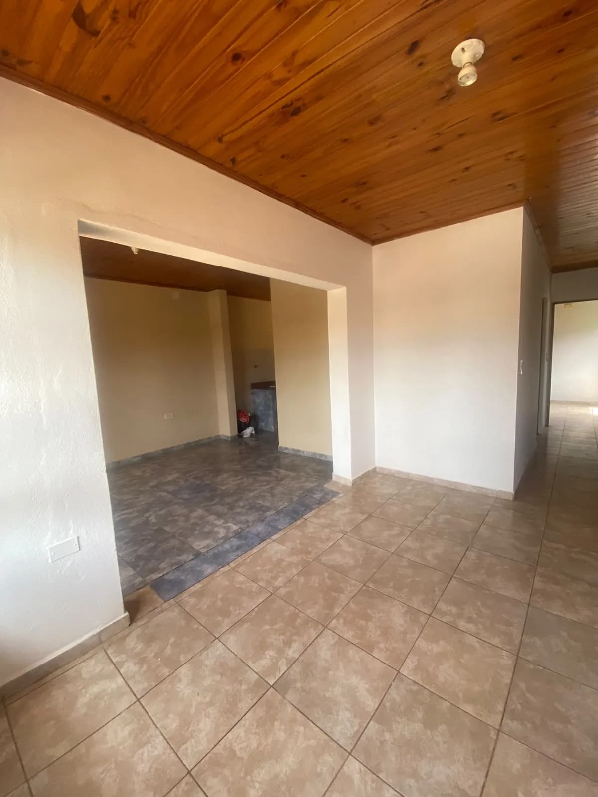 Casa en Alquiler de 2 dormitorios en B° Hermoso