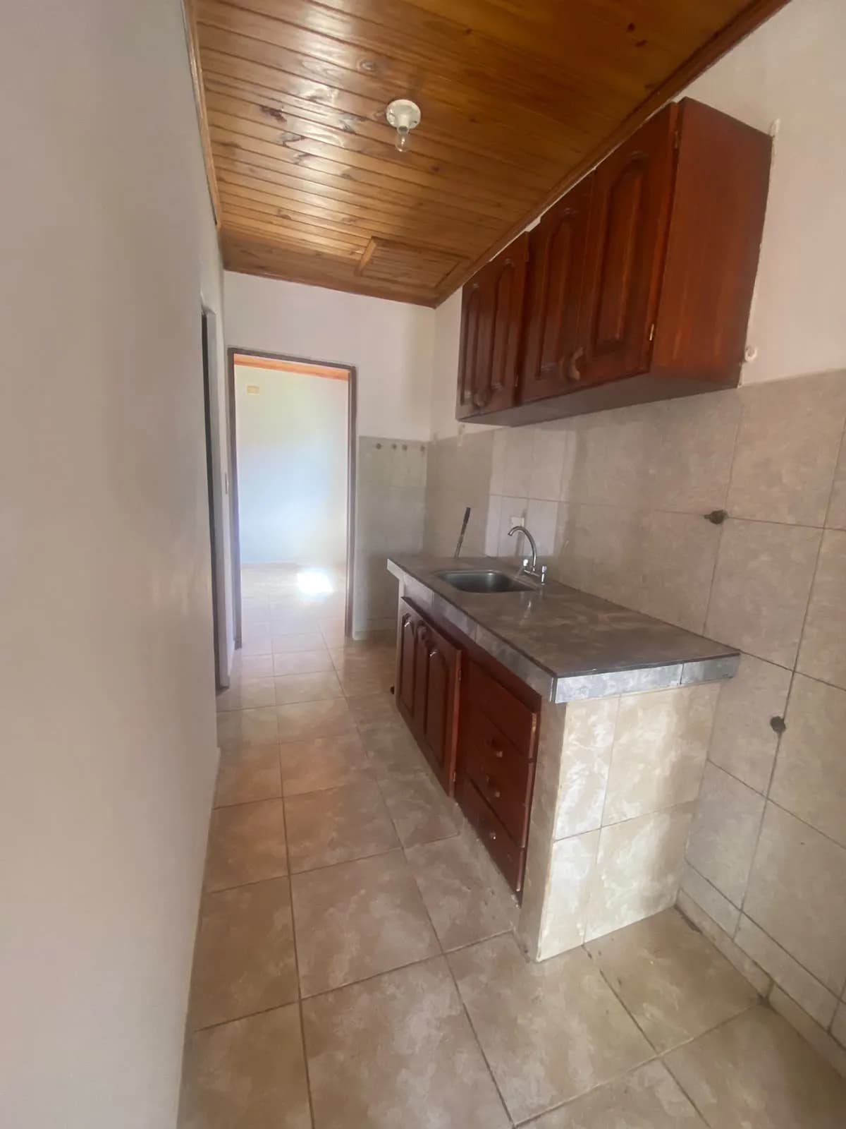 Casa en Alquiler de 2 dormitorios en B° Hermoso