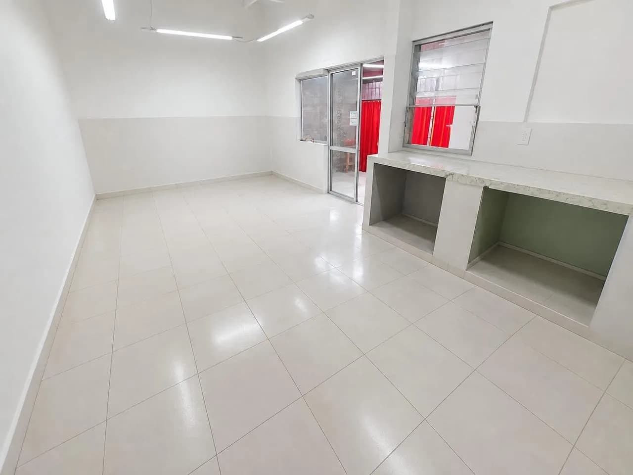 Espacio amplio y luminoso sin amueblar