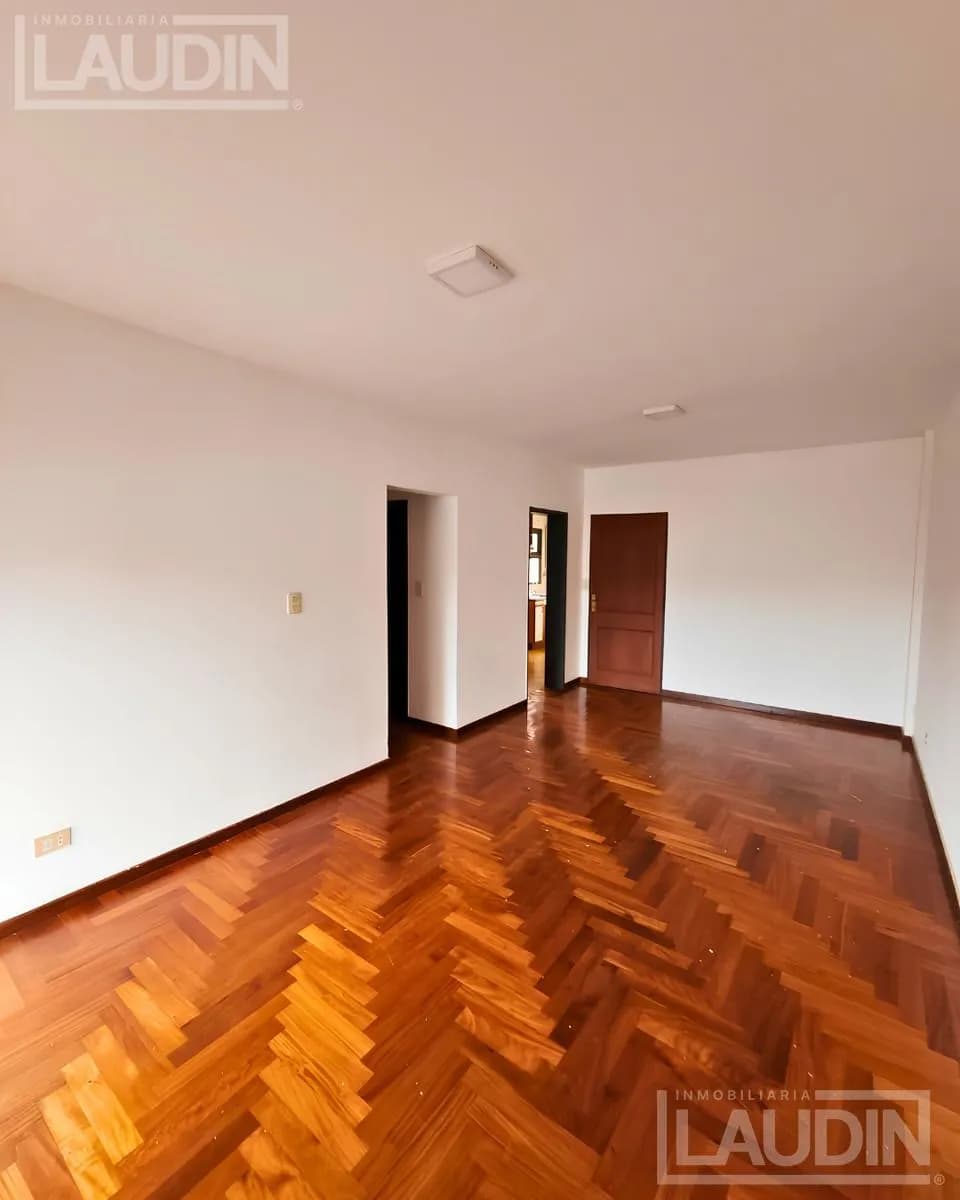 Se Alquila Departamento de 3 Dormitorios Céntrico
